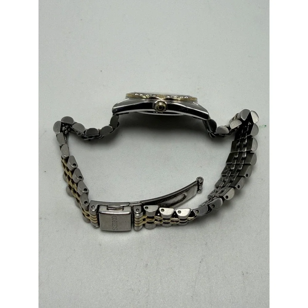 Scratched Seiko V117-0AN0 Working Ladies Solar MOP Watch 25MM 7